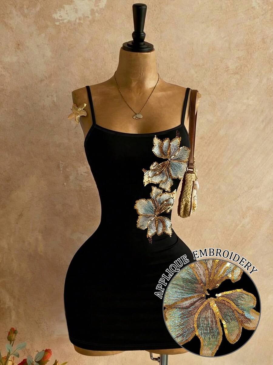 Women'S Fashion In The 70S - Elegantes Vintage-Kleid, Schweres Patchwork mit Stickerei